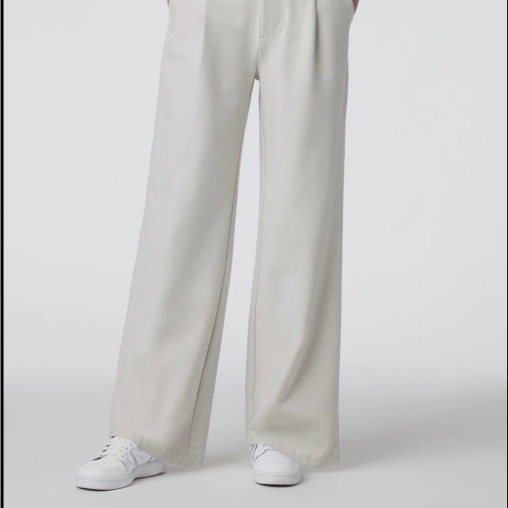 NWT Vuori Elevation Trouser in Ecru
